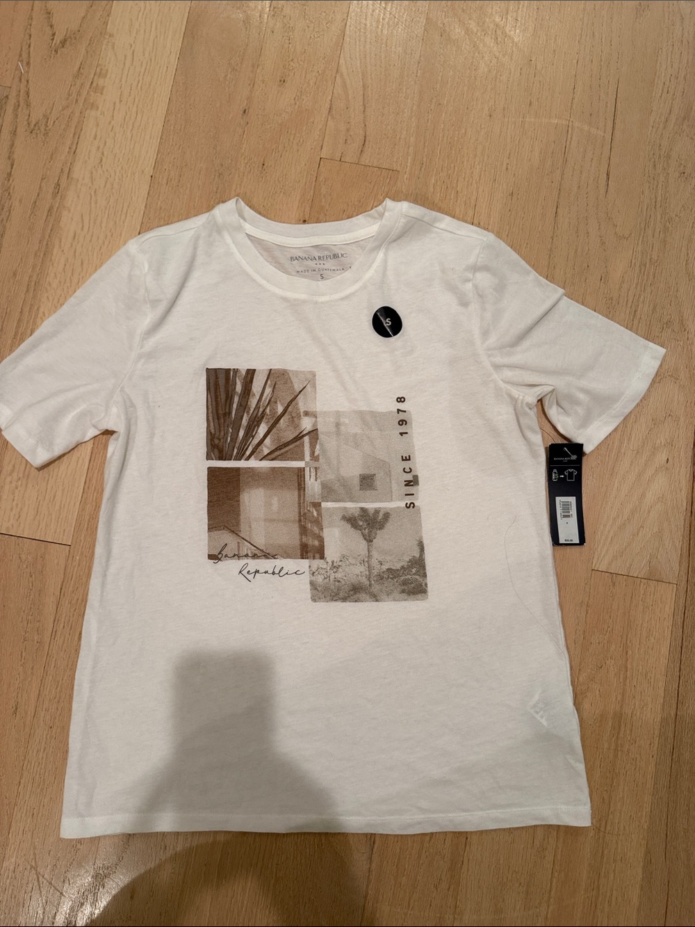 Banana Republic White Short-Sleeve Graphic Crewneck Tee
